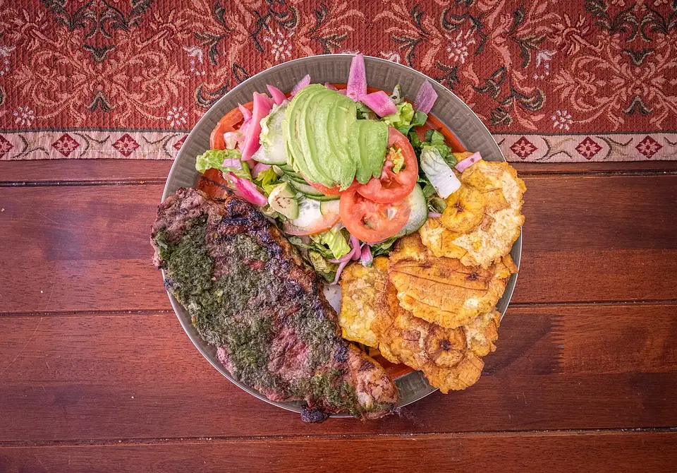 Churrasco a la brasa en Casa Guayabo, Laureles